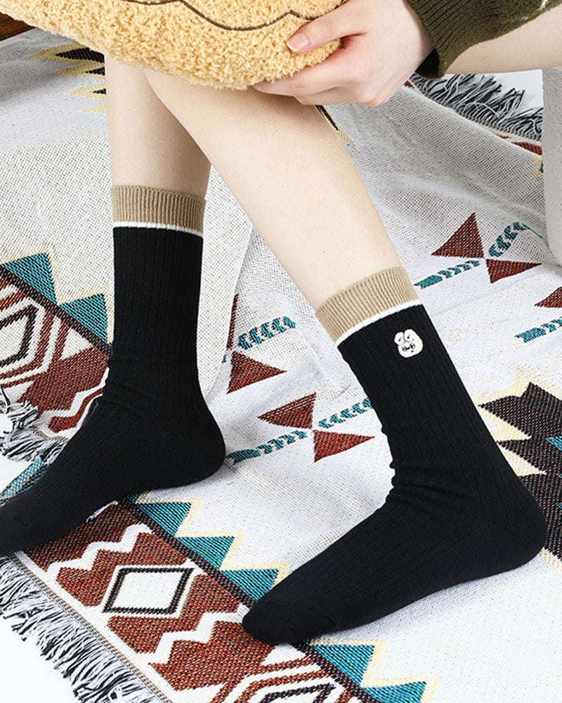 刺繍入り文字ソックス