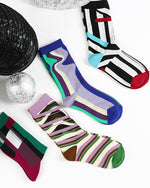 レトロなストライプ柄ソックス