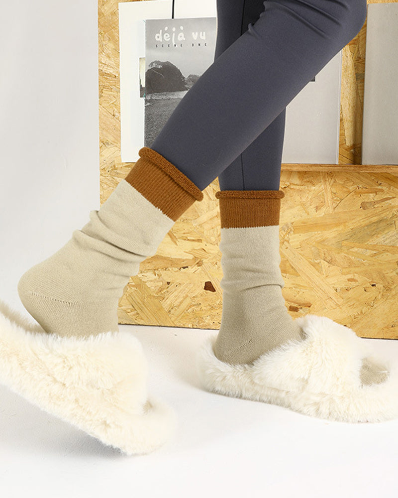 シンプルな吸汗速乾ソックス