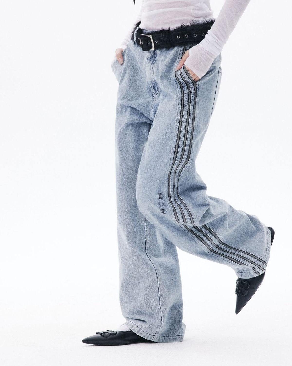 Simple and versatile striped denim trousers
