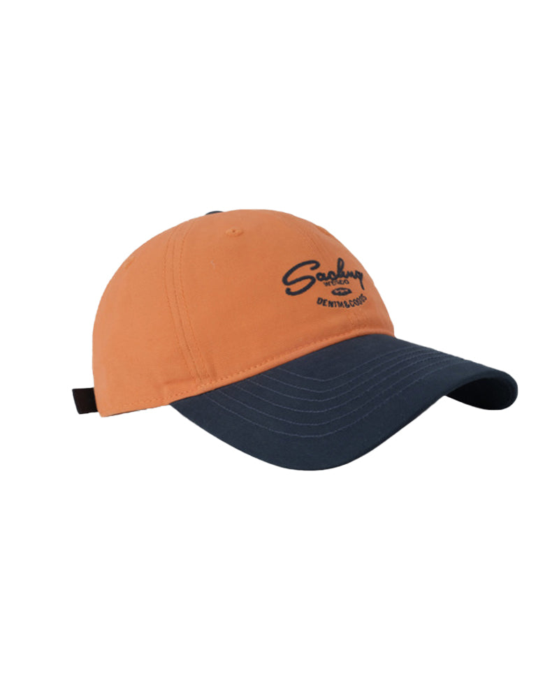 コントラストカラーの野球帽