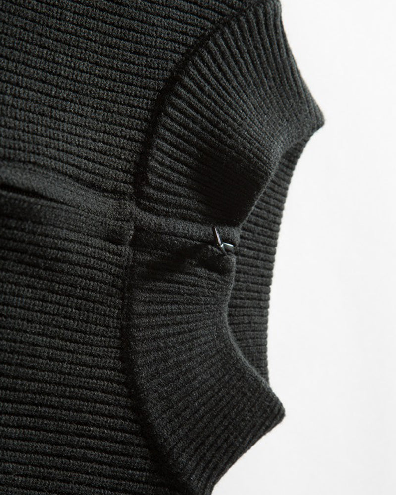 スタンドカラーハーフジップセーター