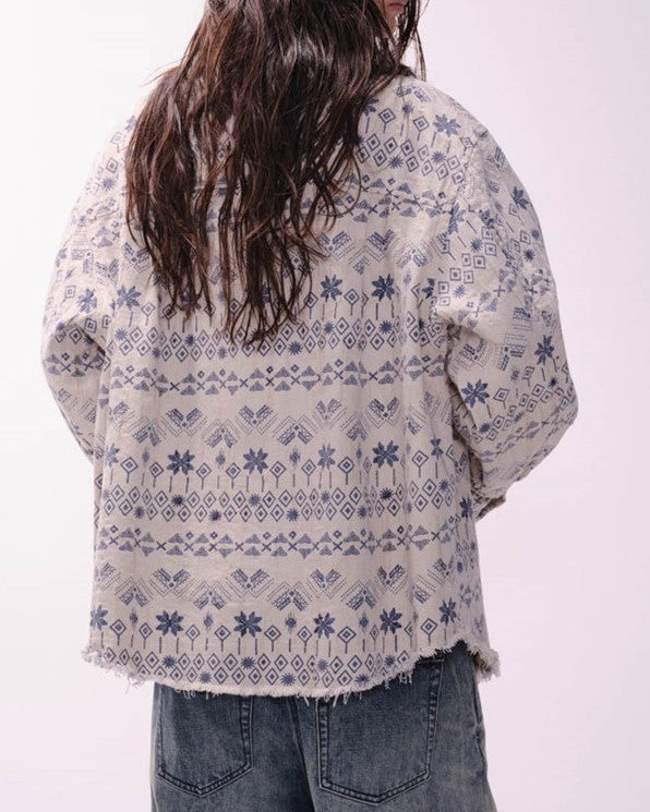 ウォッシュ加工の長袖シャツ