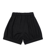 シンプルでゆったりとしたカジュアルショートパンツ