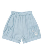 シンプルでゆったりとしたカジュアルショートパンツ