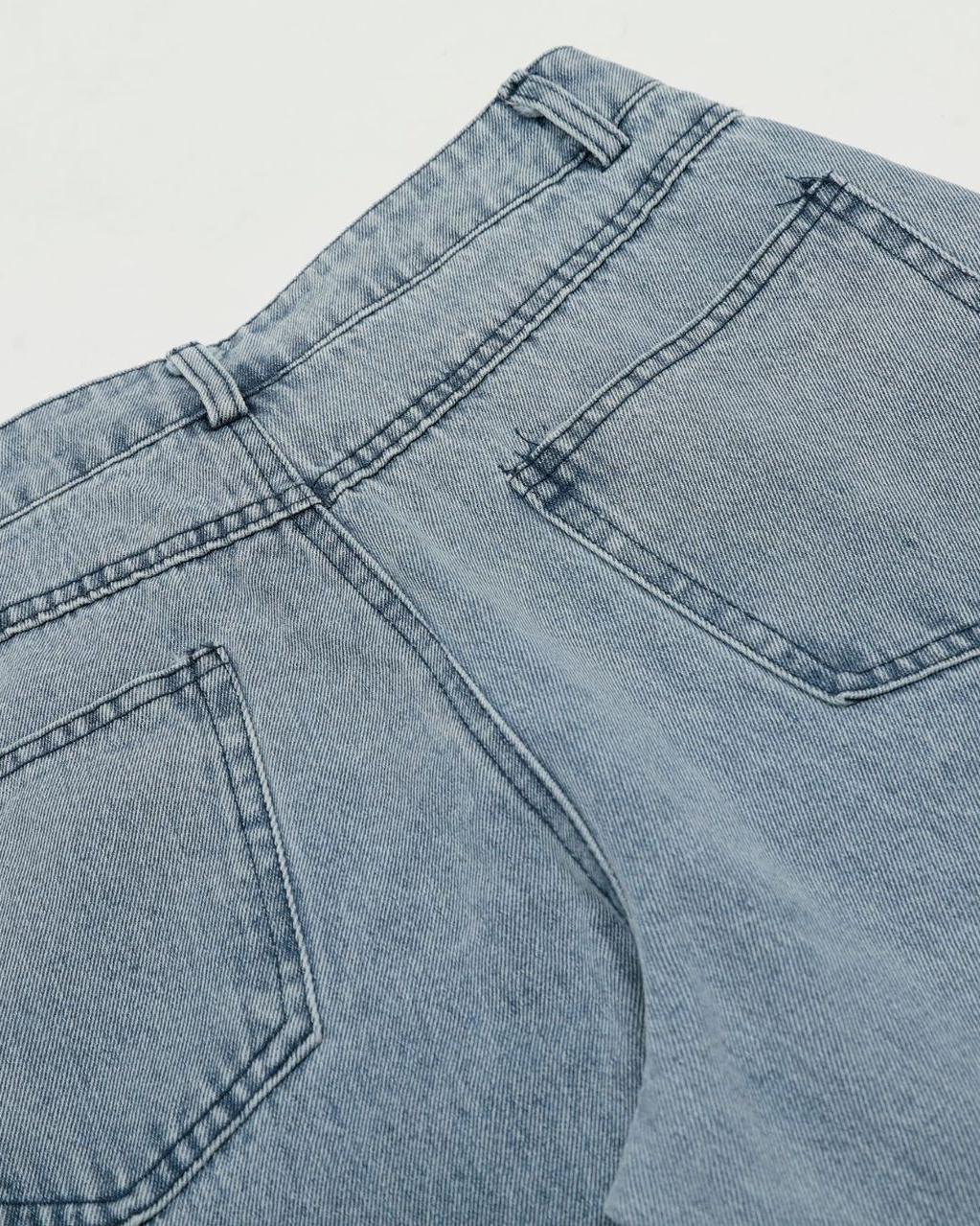 Loose washed jeans
