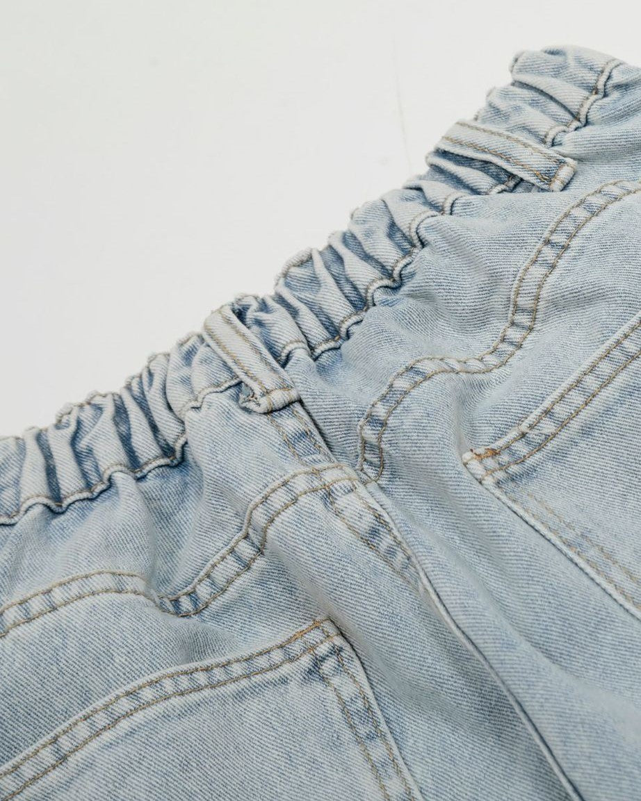 かわいい花柄ジーンズ