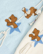 漫画風のゆったりとしたプルオーバーセーター