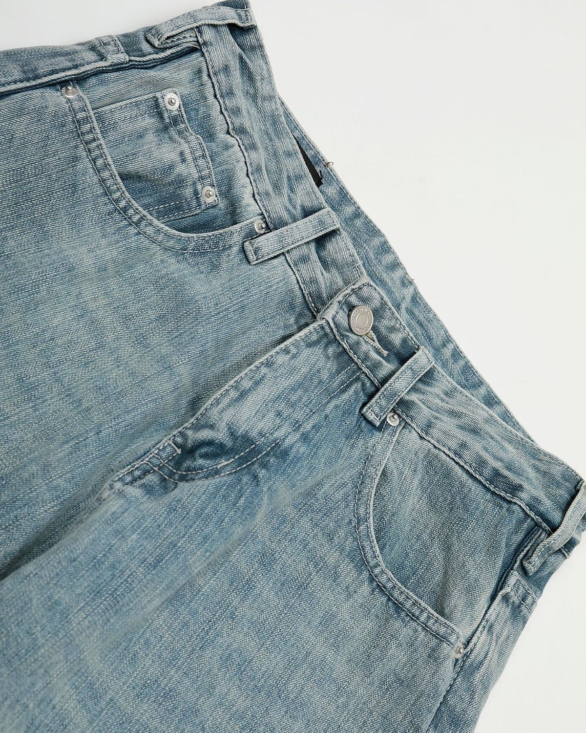 Distressed washed straight jeans