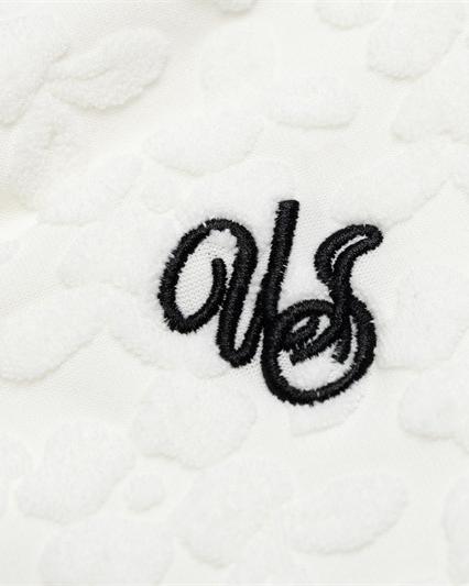 立体的なホルターストラップ