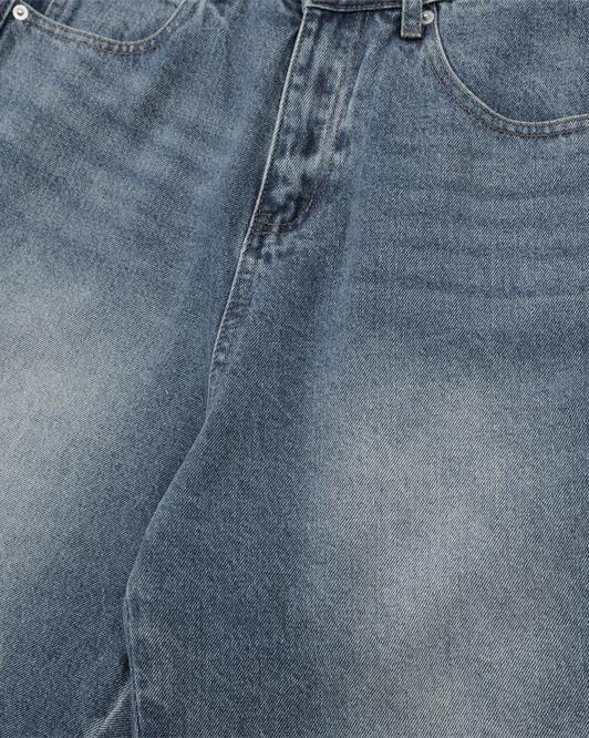 カジュアルなステッチストレートショートパンツ