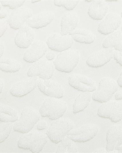 立体的なホルターストラップ