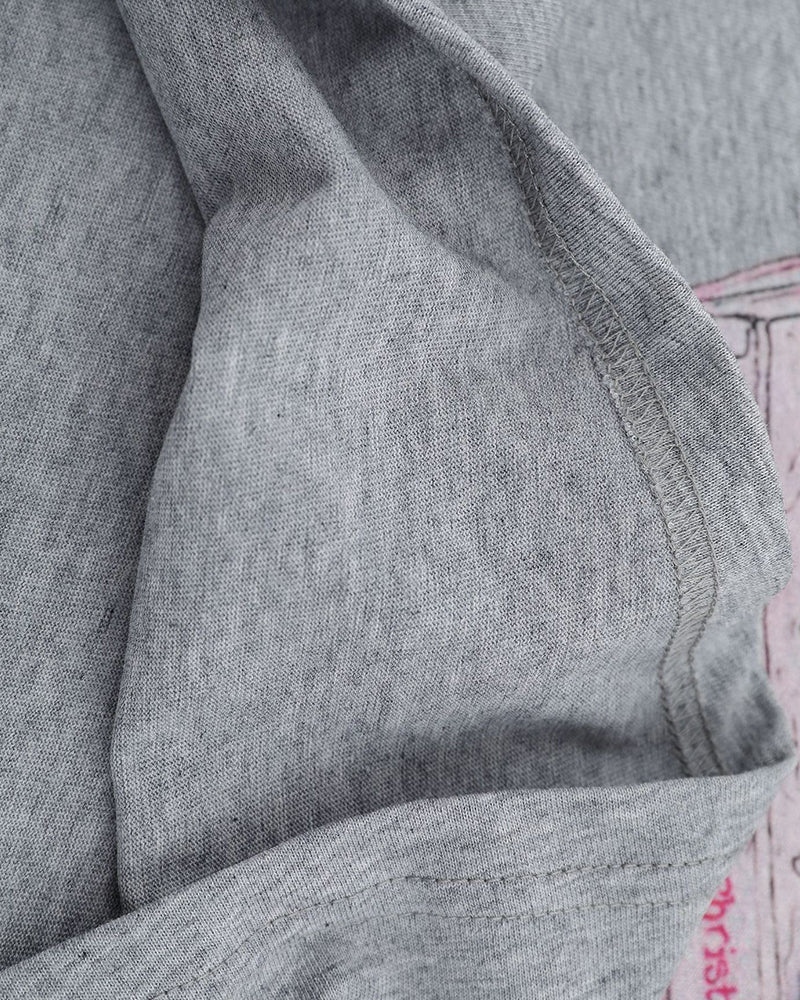 シンプルなデザインの半袖