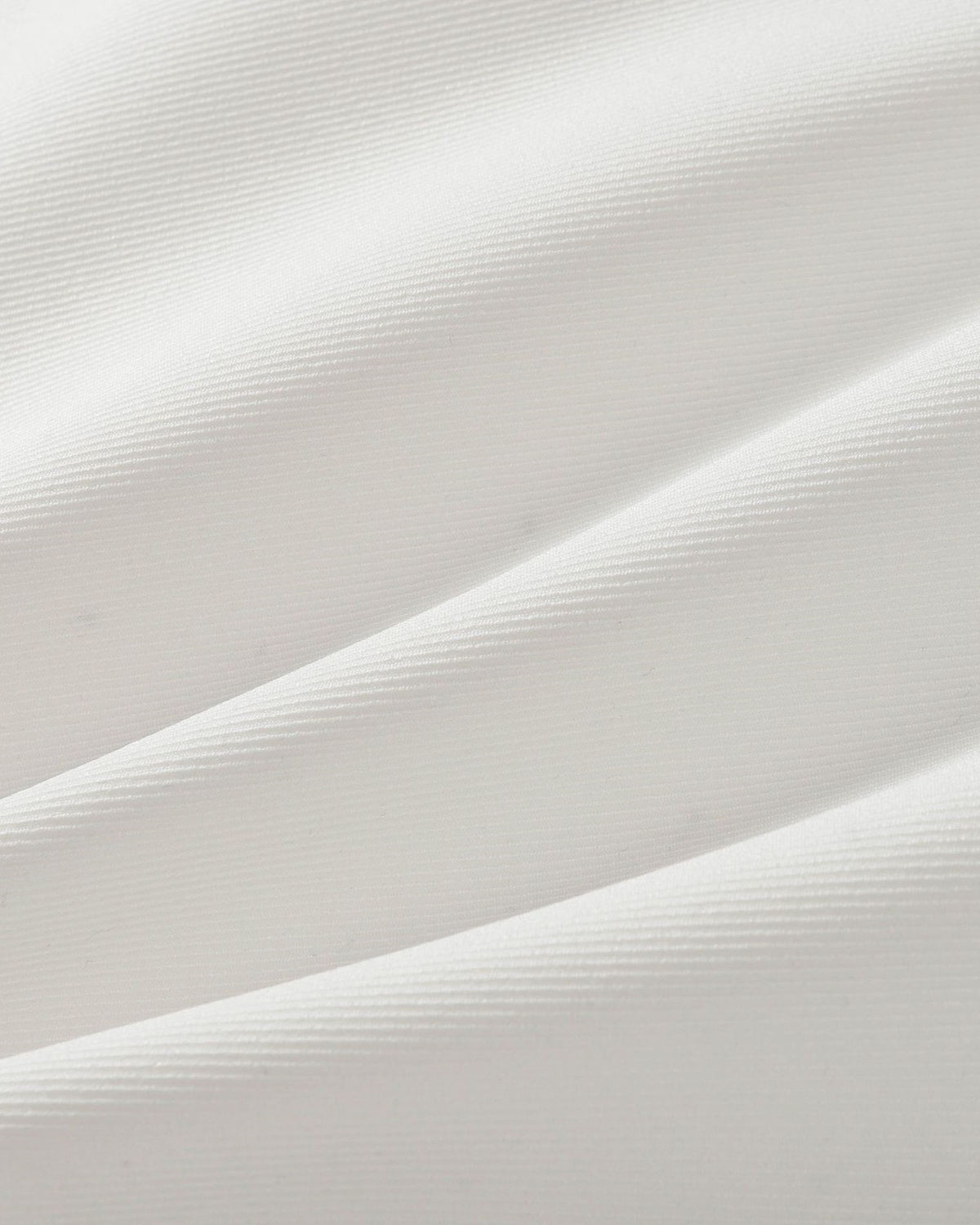 シンプルで多用途なジャケット