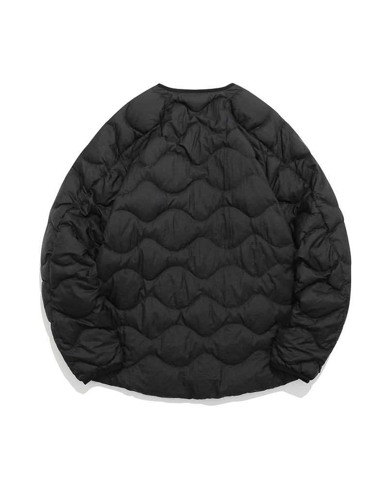 カジュアルな軽量ダウンジャケット