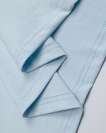 シンプルなラペルの半袖