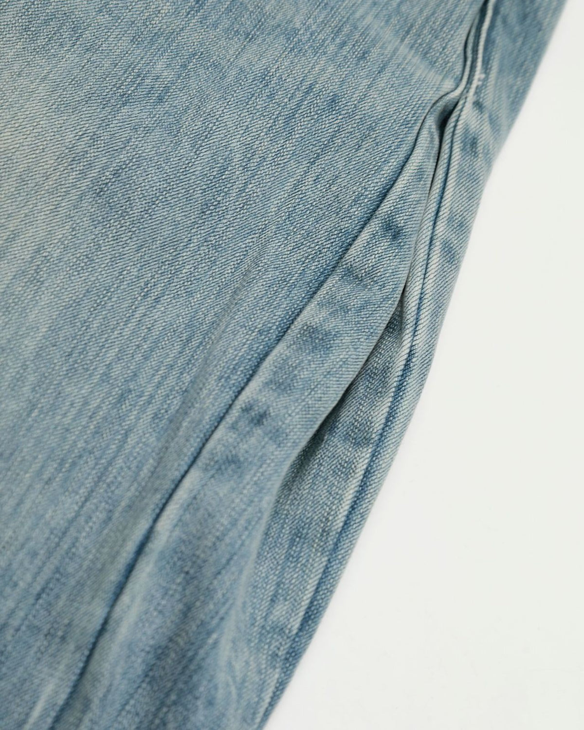 Distressed washed straight jeans