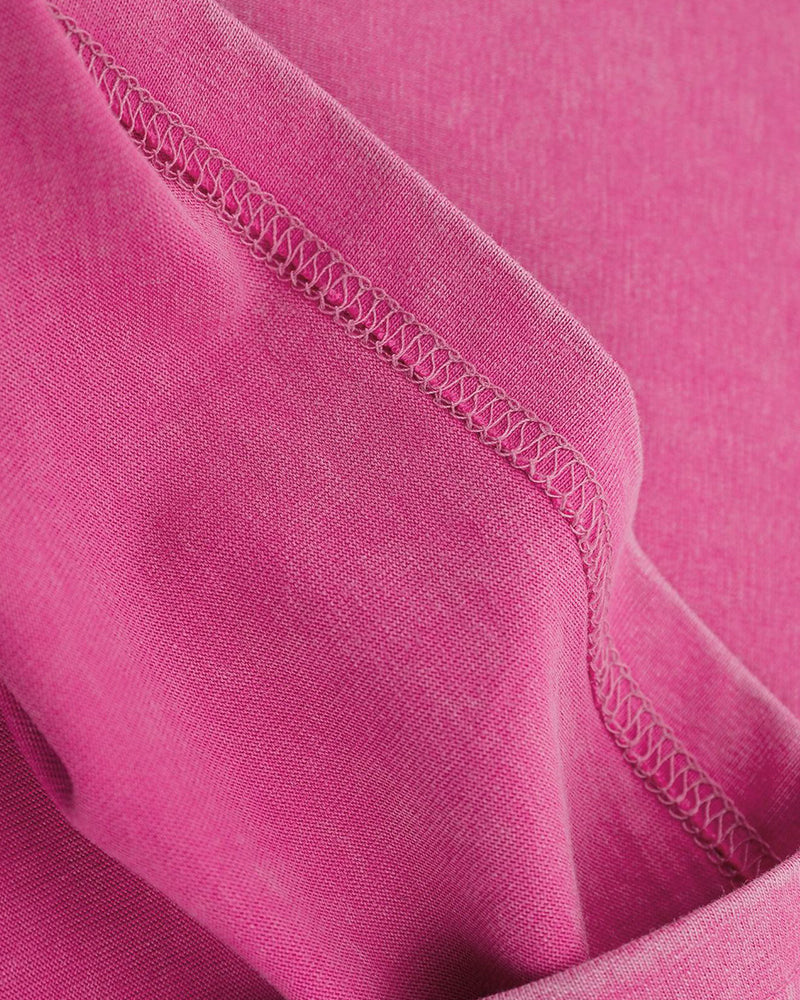 シンプルでゆったりとした半袖