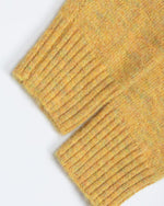 シンプルなプルオーバーセーター