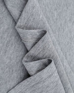 シンプルなデザインの半袖