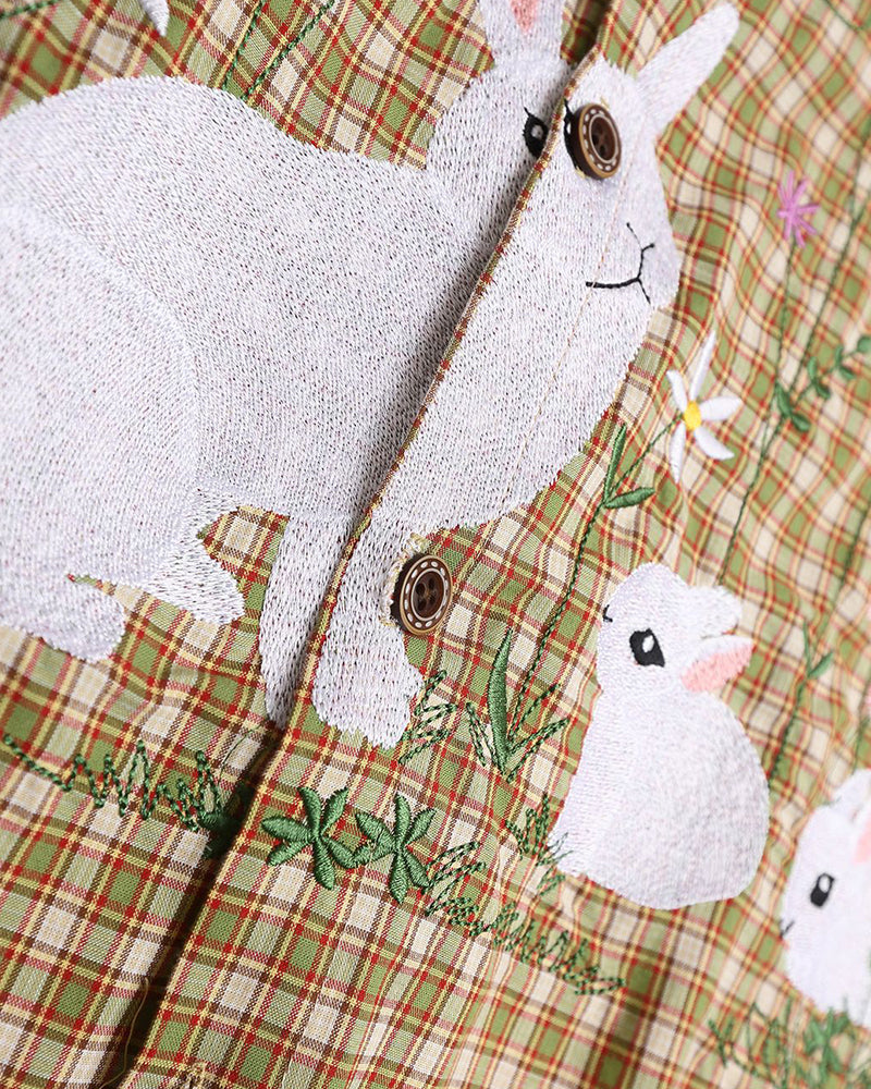 楽しい刺繍のチェックシャツ