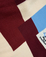 コントラスト刺繍セーター