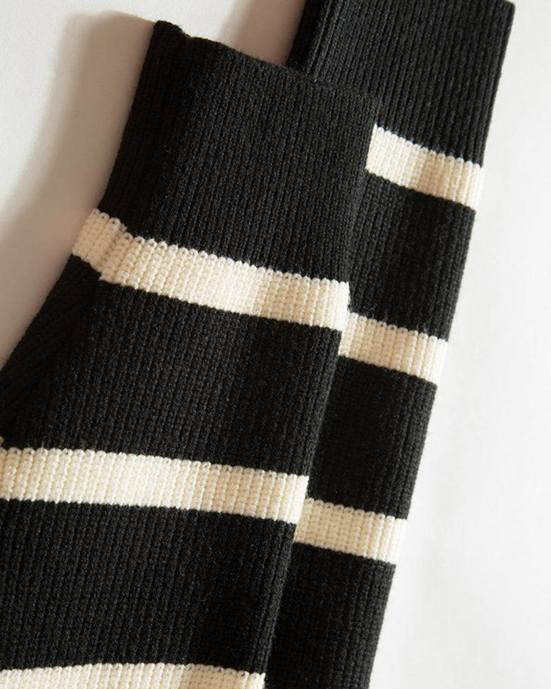 スタンドカラーハーフジップセーター