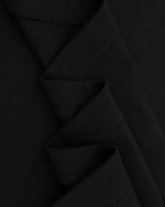 シンプルなデザインの半袖