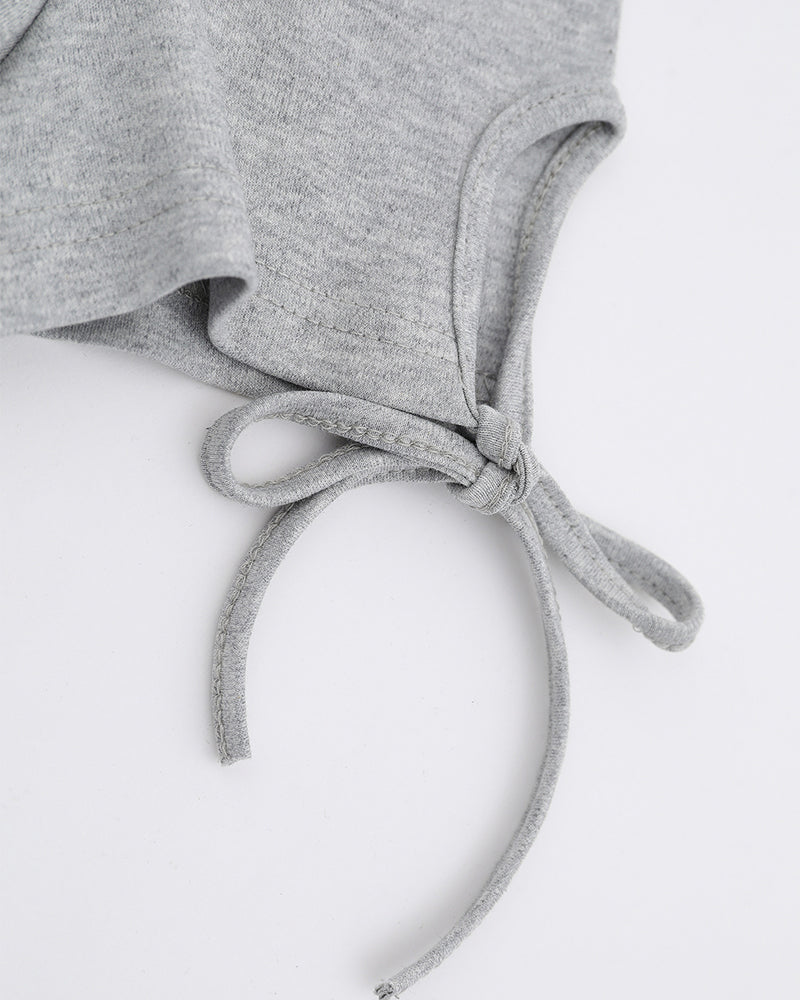 シンプルなデザインの半袖