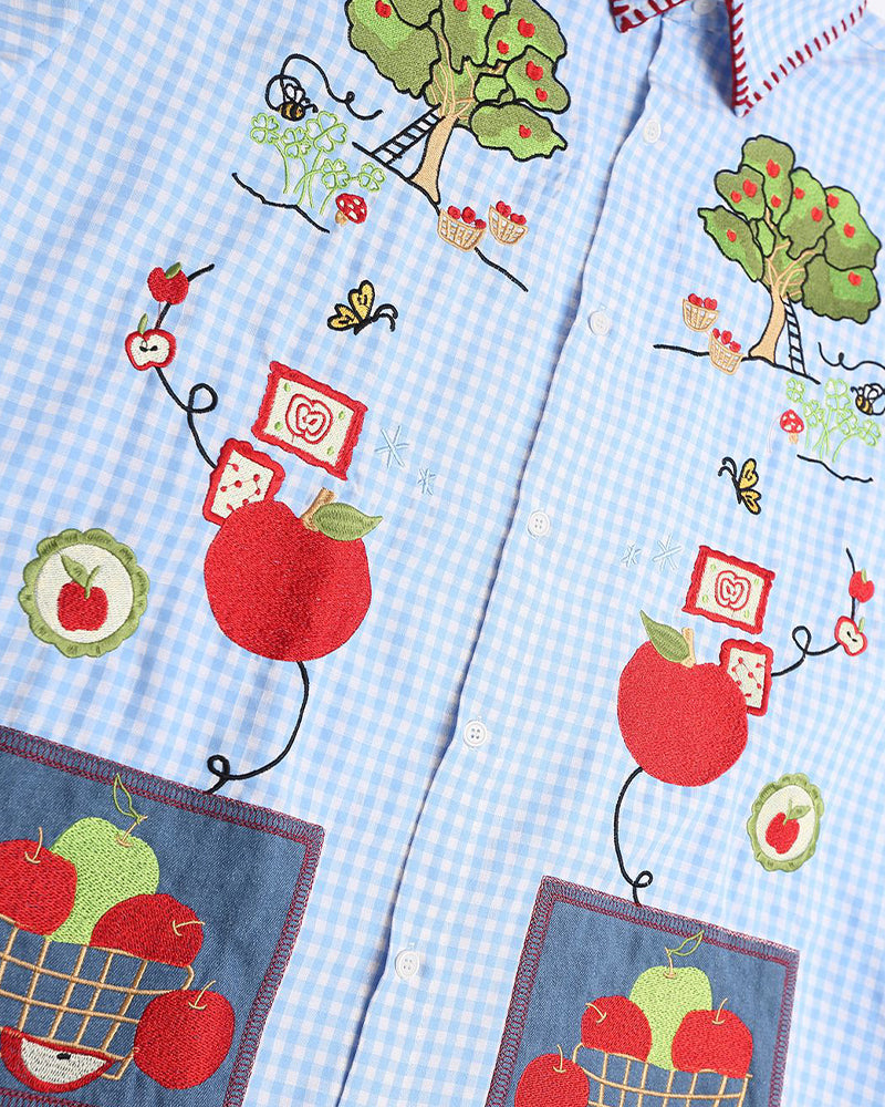 楽しいチェック柄の長袖シャツ