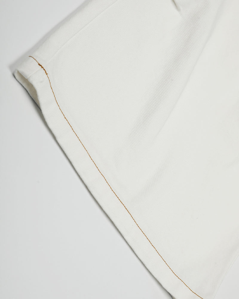 ゆったりとしたカジュアルなカーゴショーツ