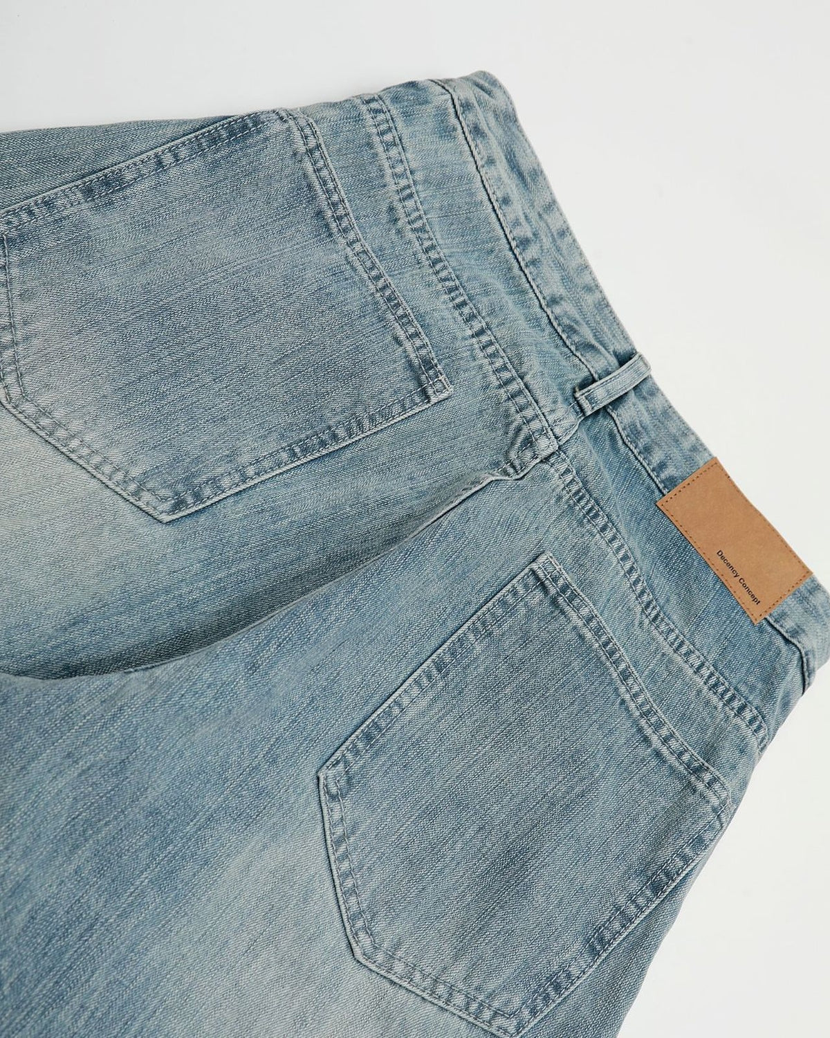 Distressed washed straight jeans