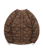 カジュアルな軽量ダウンジャケット