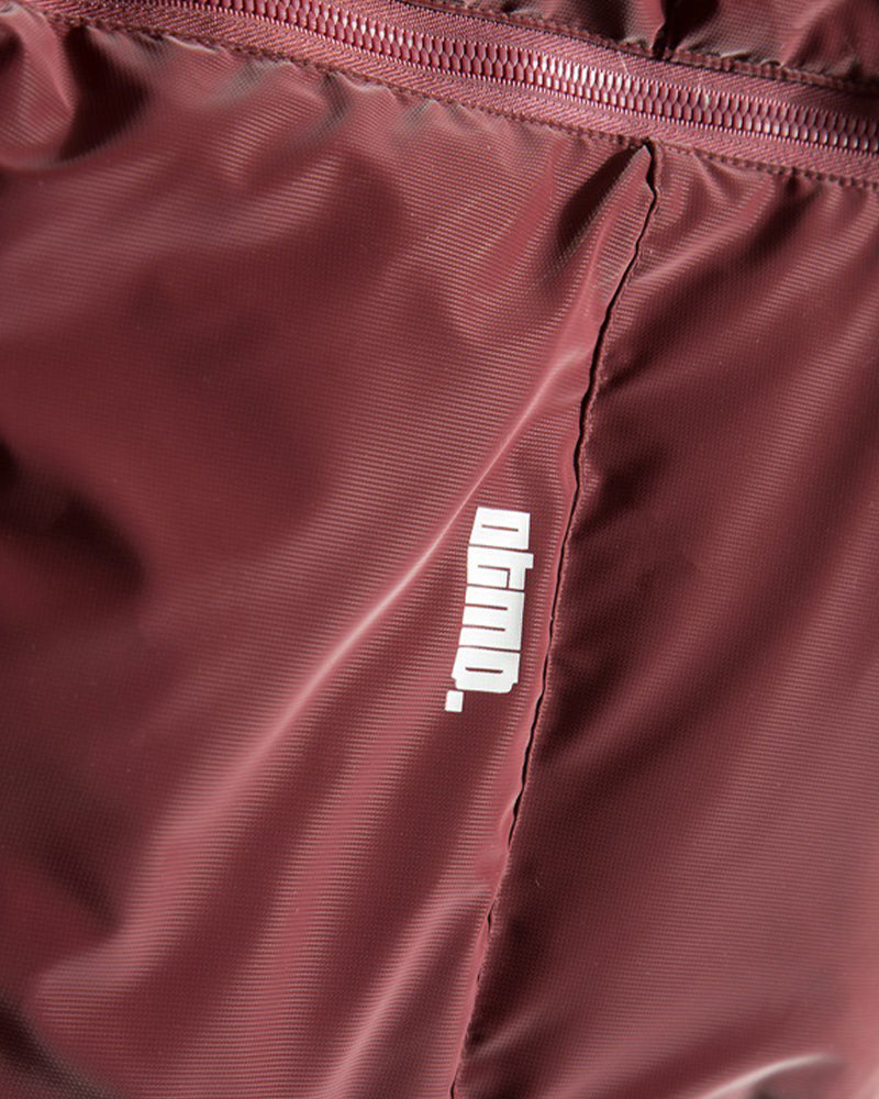 厚手のスタンドカラーダウンジャケット