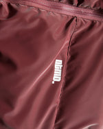 厚手のスタンドカラーダウンジャケット