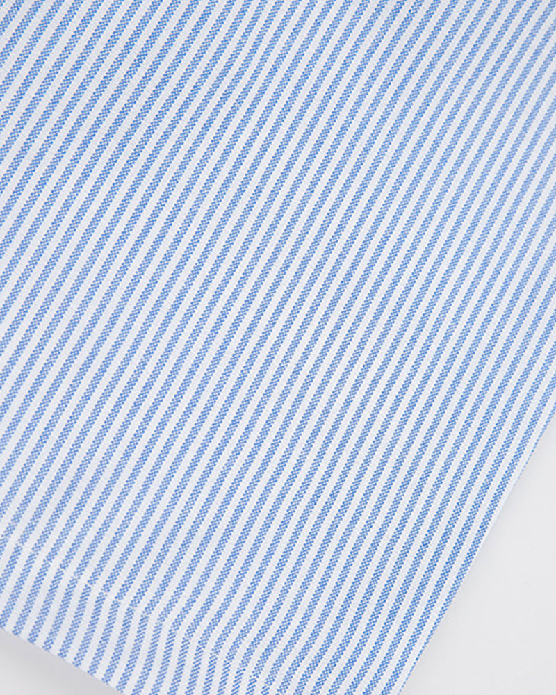 ゆったりとした半袖シャツ