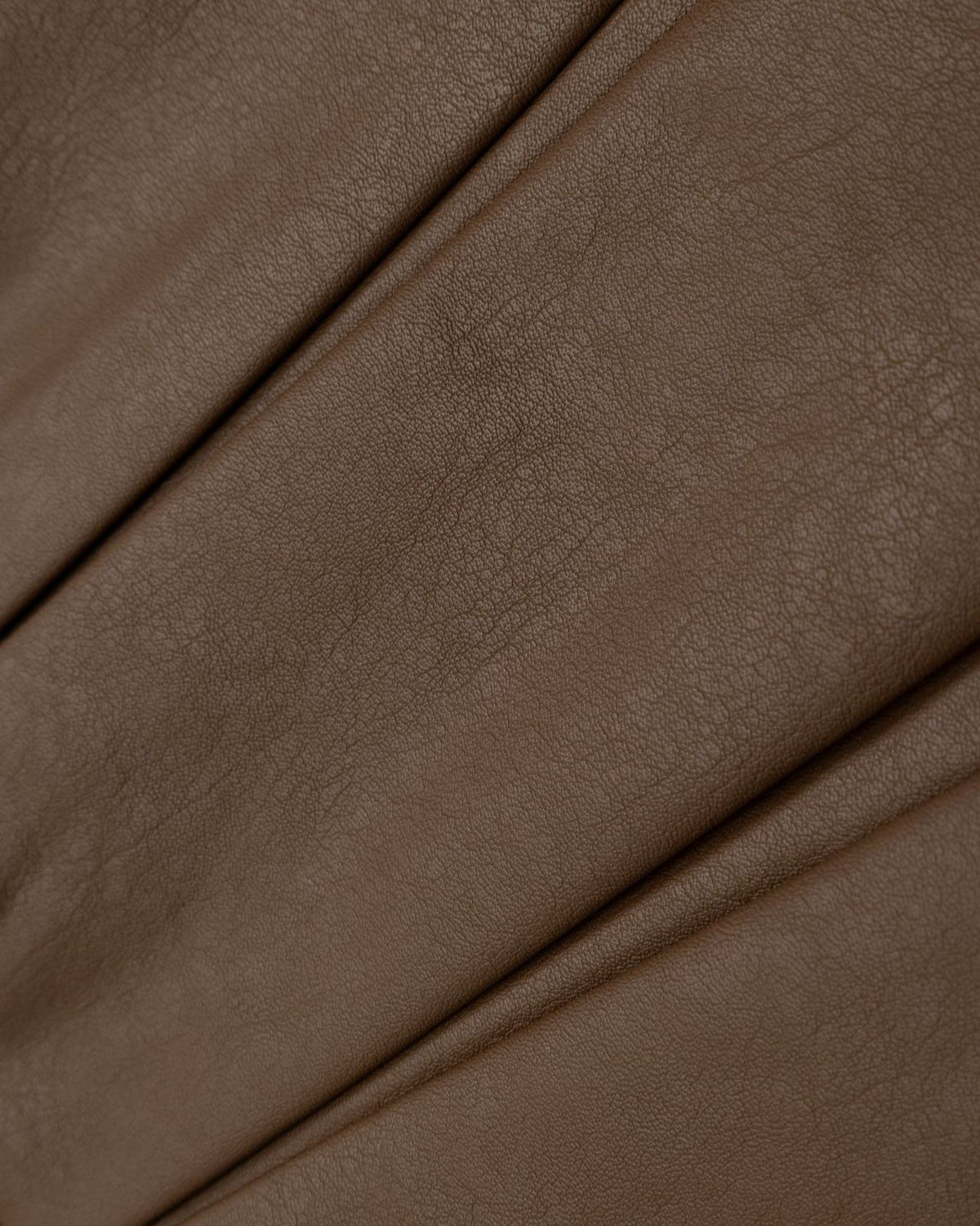 シンプルで万能なショートスカート