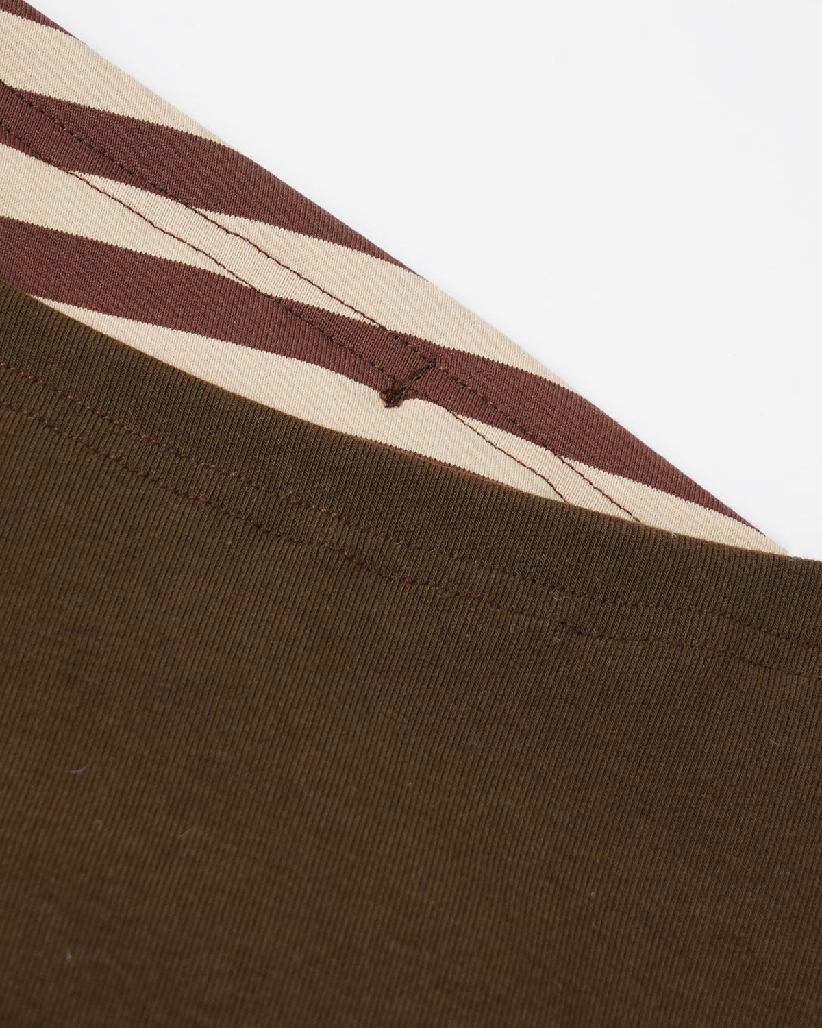 スリムフィットの長袖