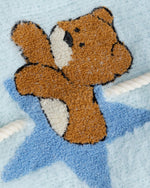 漫画風のゆったりとしたプルオーバーセーター