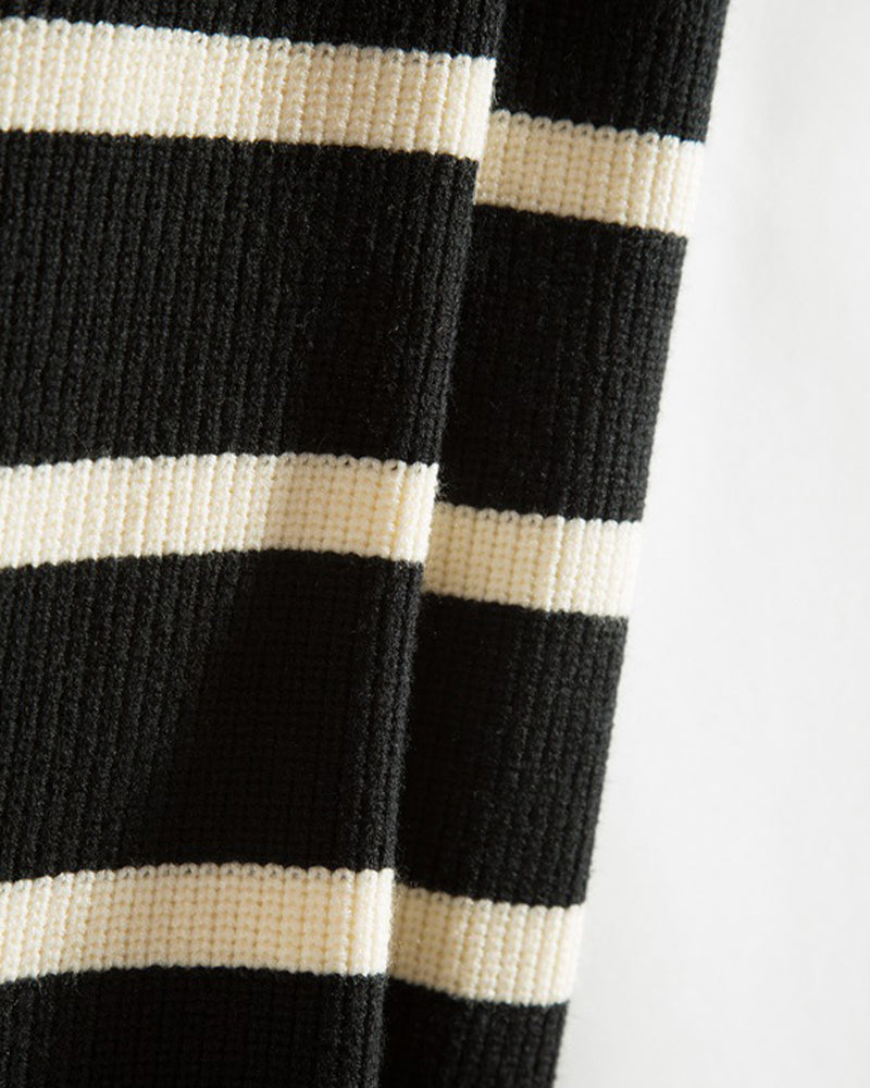 スタンドカラーハーフジップセーター