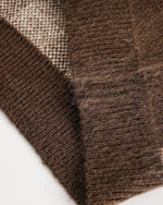 レトロなコントラストカラーのプルオーバーセーター