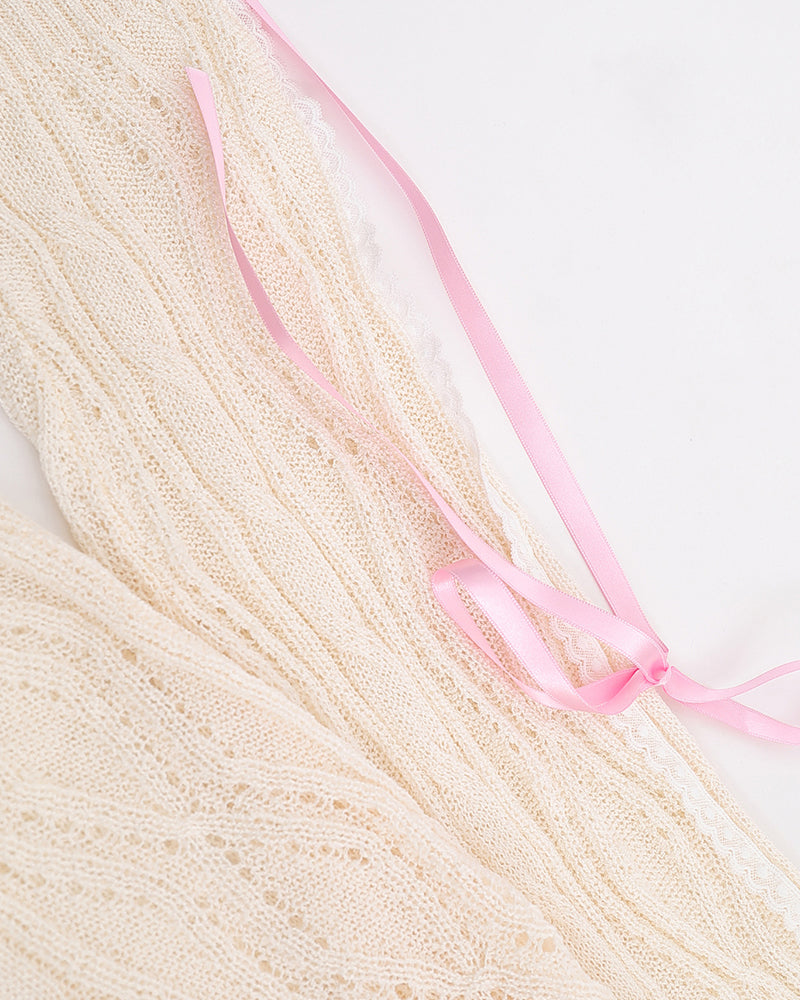 シンプルなニットセーター