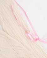 シンプルなニットセーター