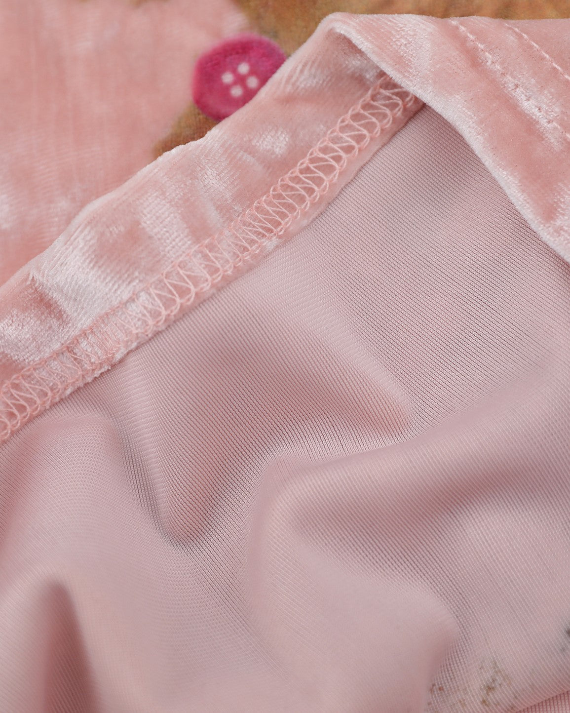 かわいい子犬の長袖