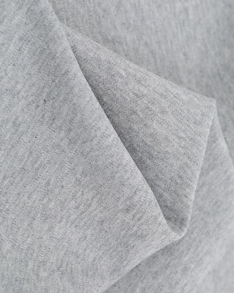 シンプルなデザインの半袖