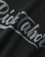 シンプルで汎用性の高いカジュアルスウェットシャツ