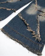 シンプルなウォッシュドジーンズ