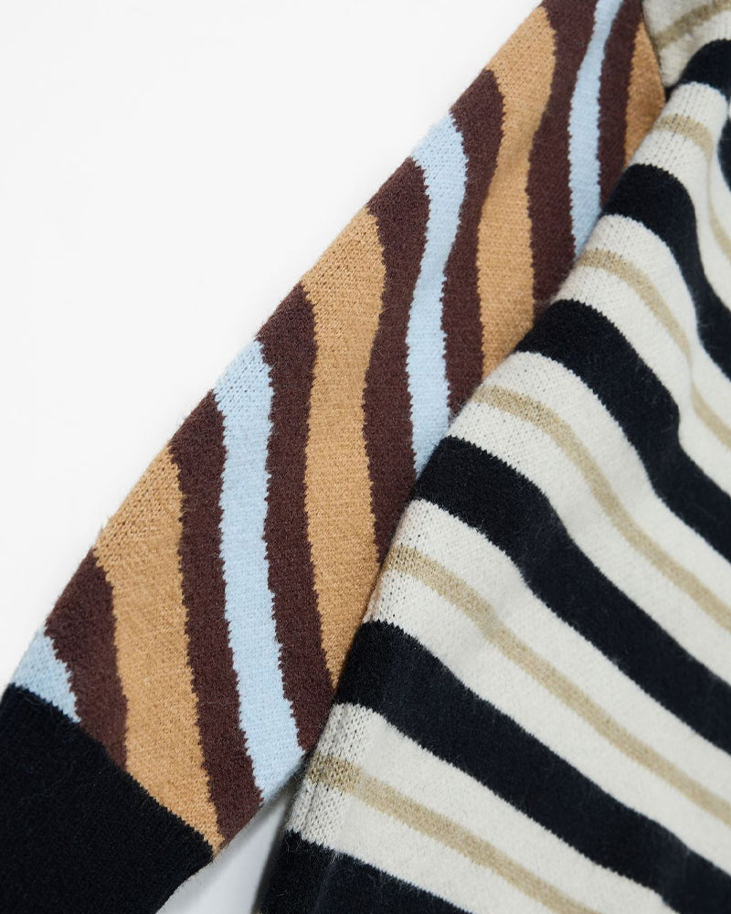 刺繍入りコントラストストライプセーター