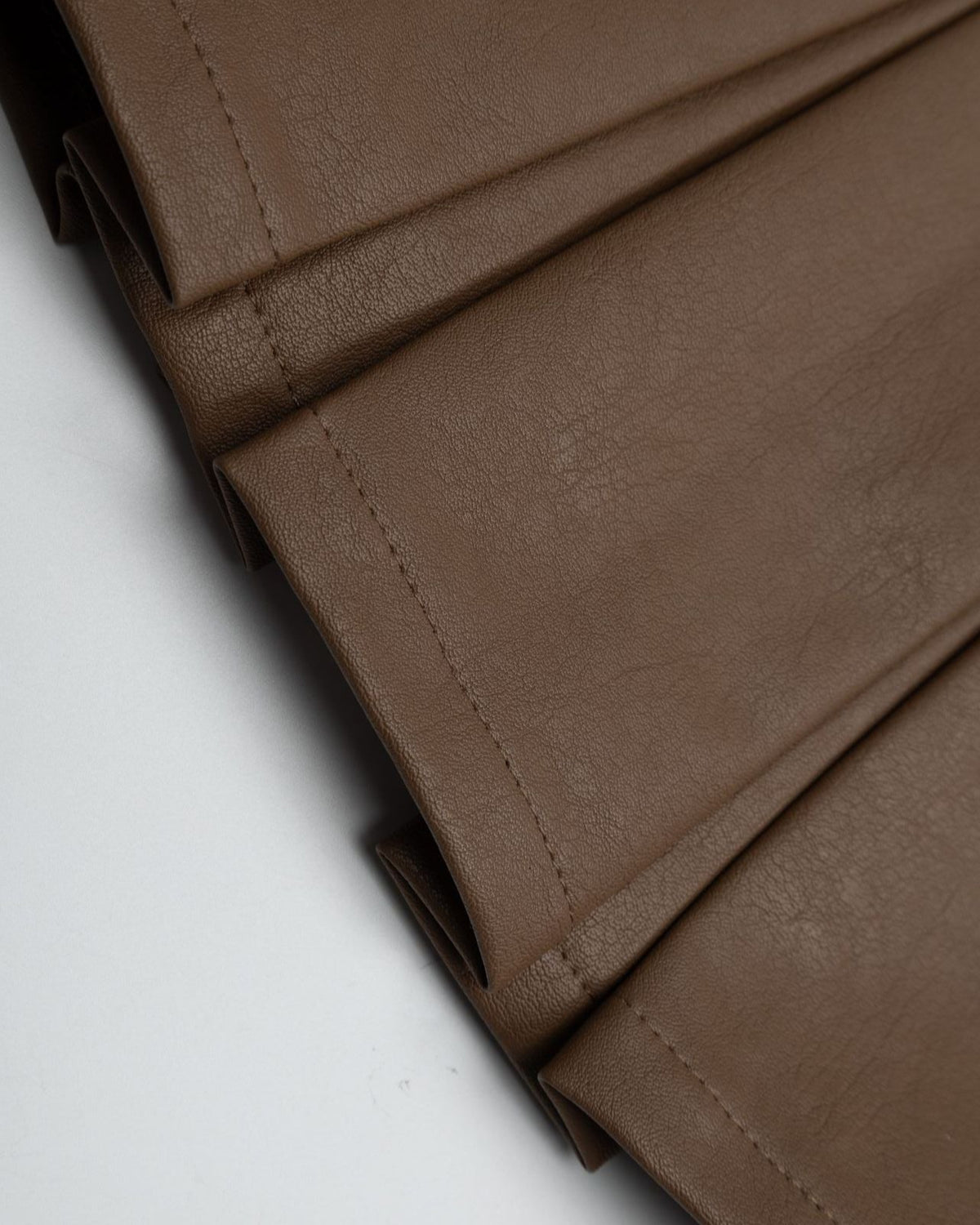 シンプルで万能なショートスカート