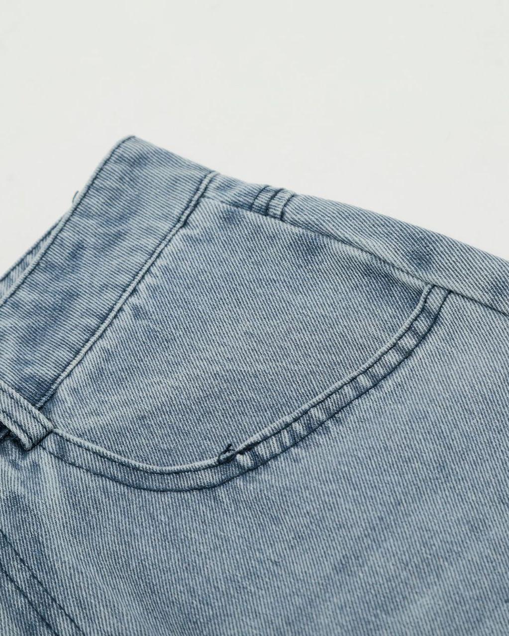 Loose washed jeans